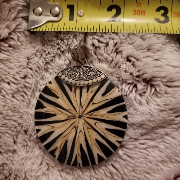 Artisan Craft Pendant - Picture 3 of 4